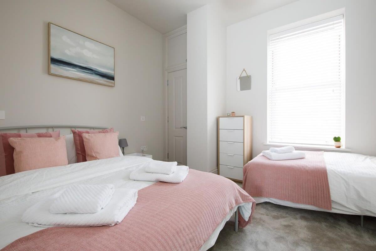 Panoramic Sea Views In Beachfront Apt W Balcony Bognor Regis Exterior foto